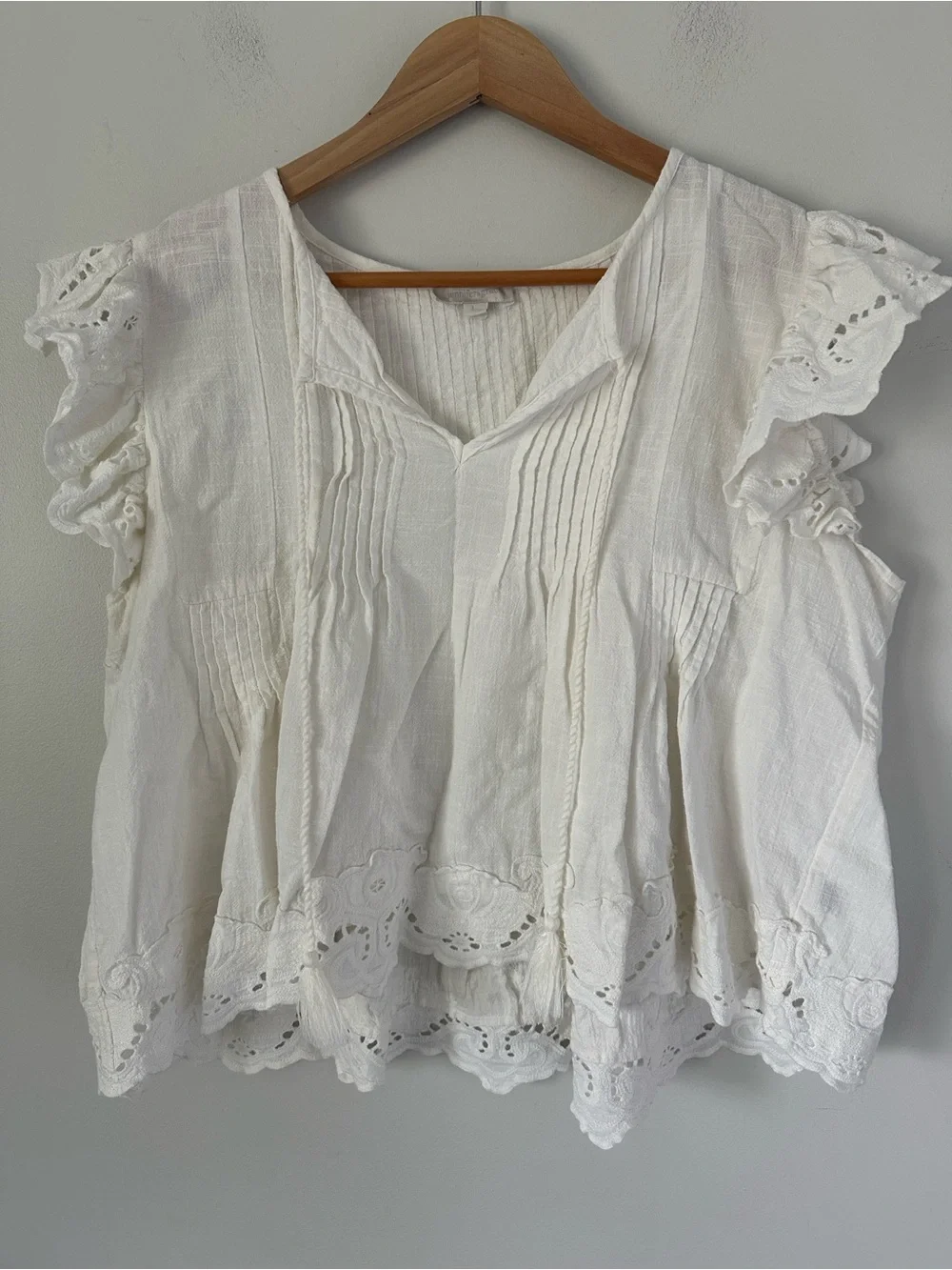 jennifer and grace white eyelet flutter sleeve cotton blouse - Picture 7 of 7